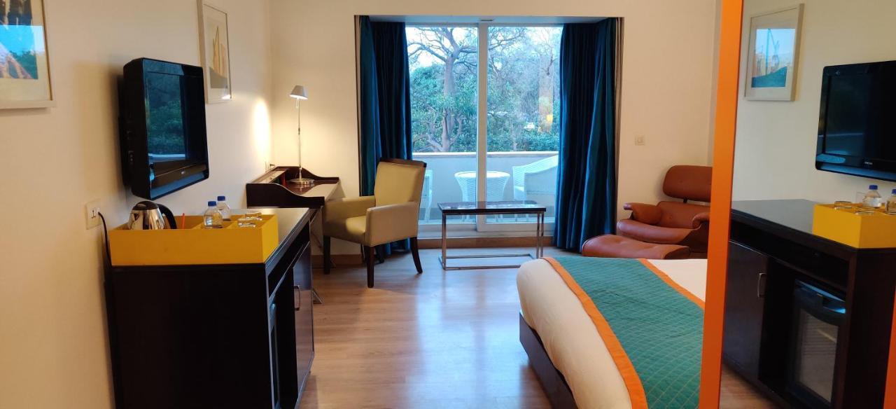 Golden Tulip City Centre Gurgaon Exterior photo